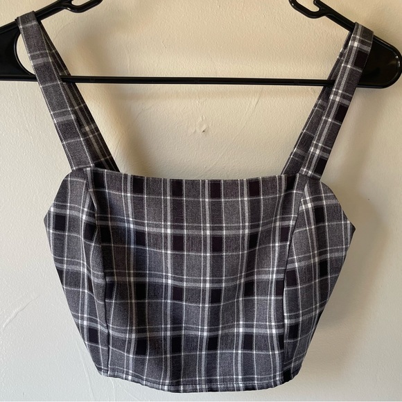 ROMWE Tops - Plaid Crop Top